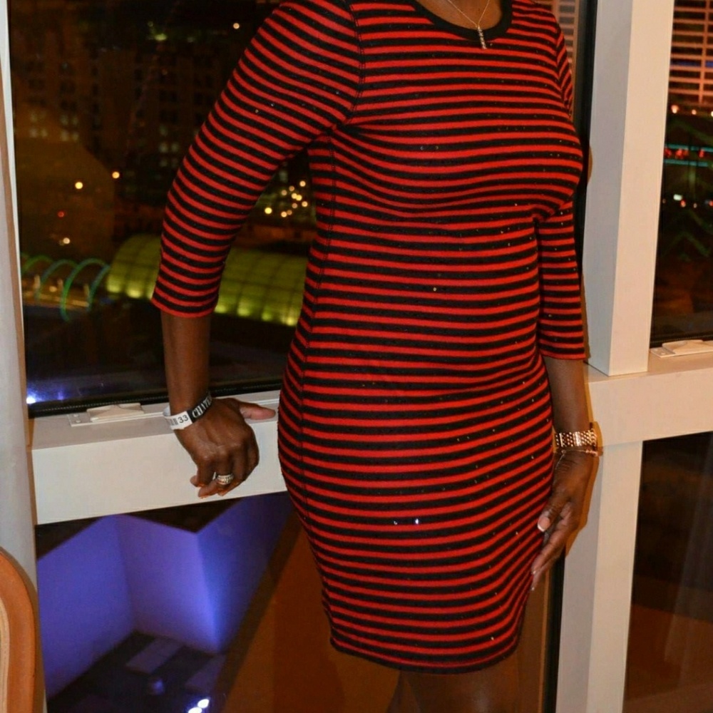 Dress - Picture 4 of 4